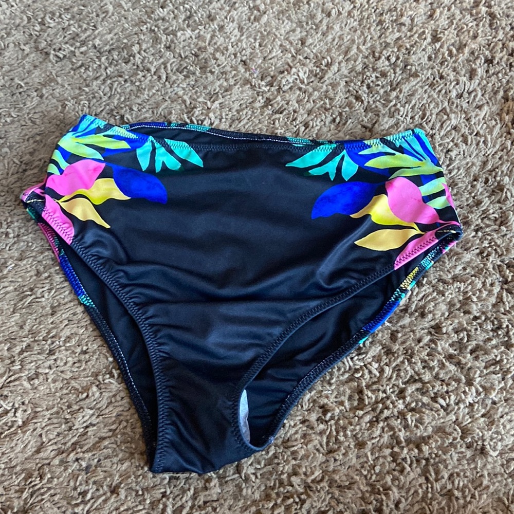 Pink active swim buttons